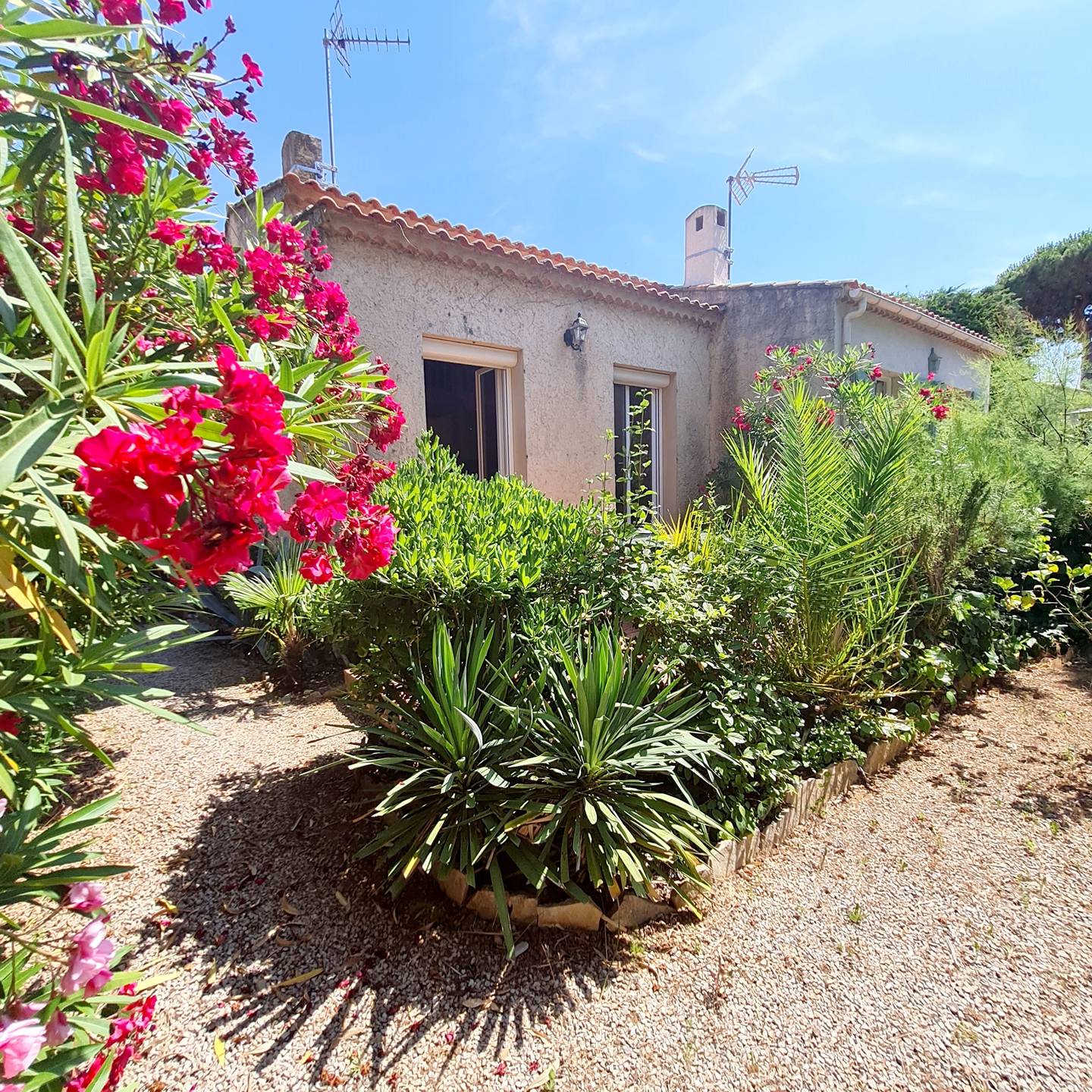 Maison climatis&eacute;e  (  )