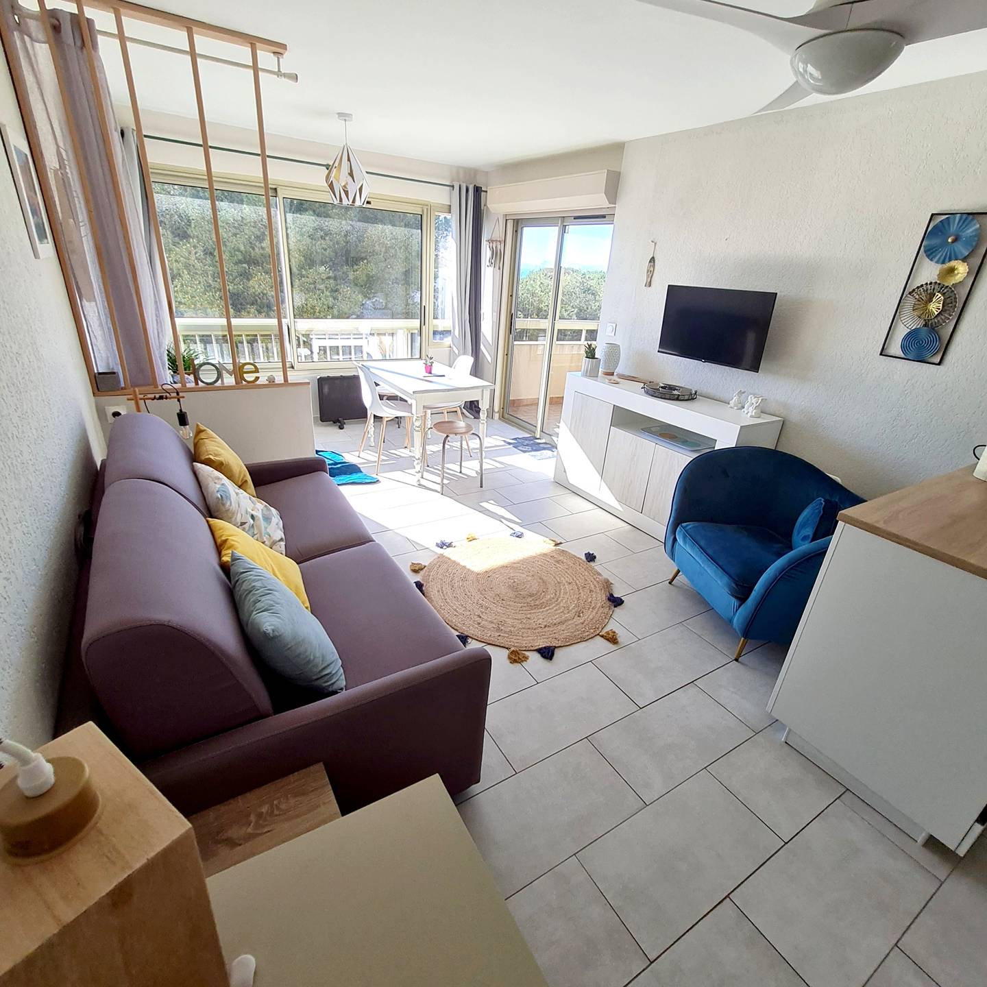 Aper&ccedil;us mer  (  )