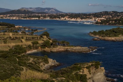 PROMENADE LE LONG DE LA BAIE DE SIX -FOURS