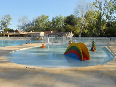 piscine payante et jeux d'enfants