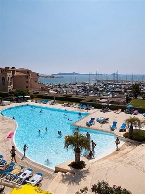 PISCINE PIERRE ET VACANCES